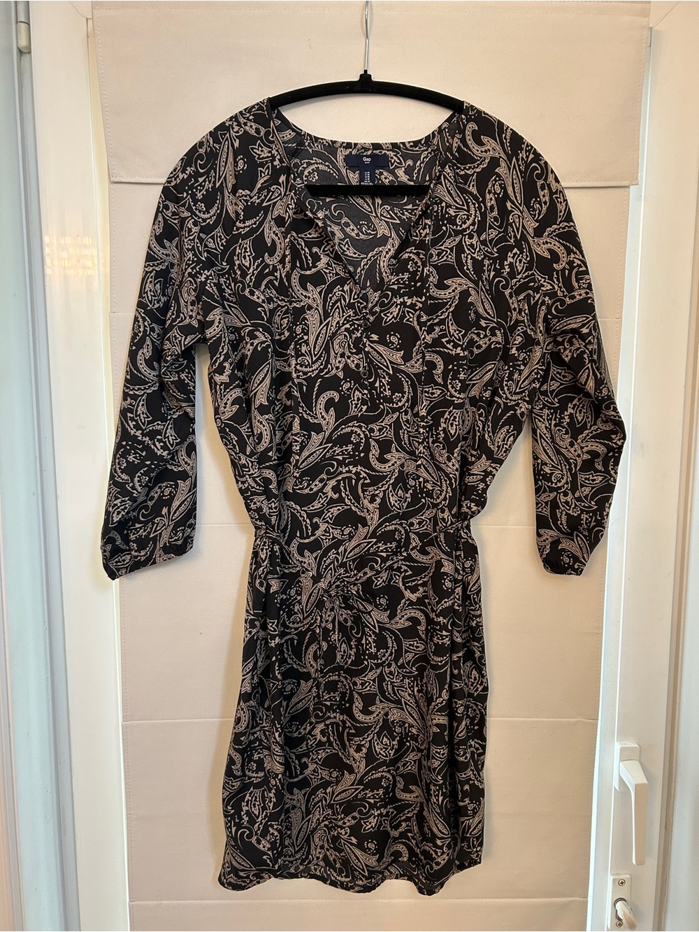 GAP Black Paisley Long-Sleeve Wrap Dress
